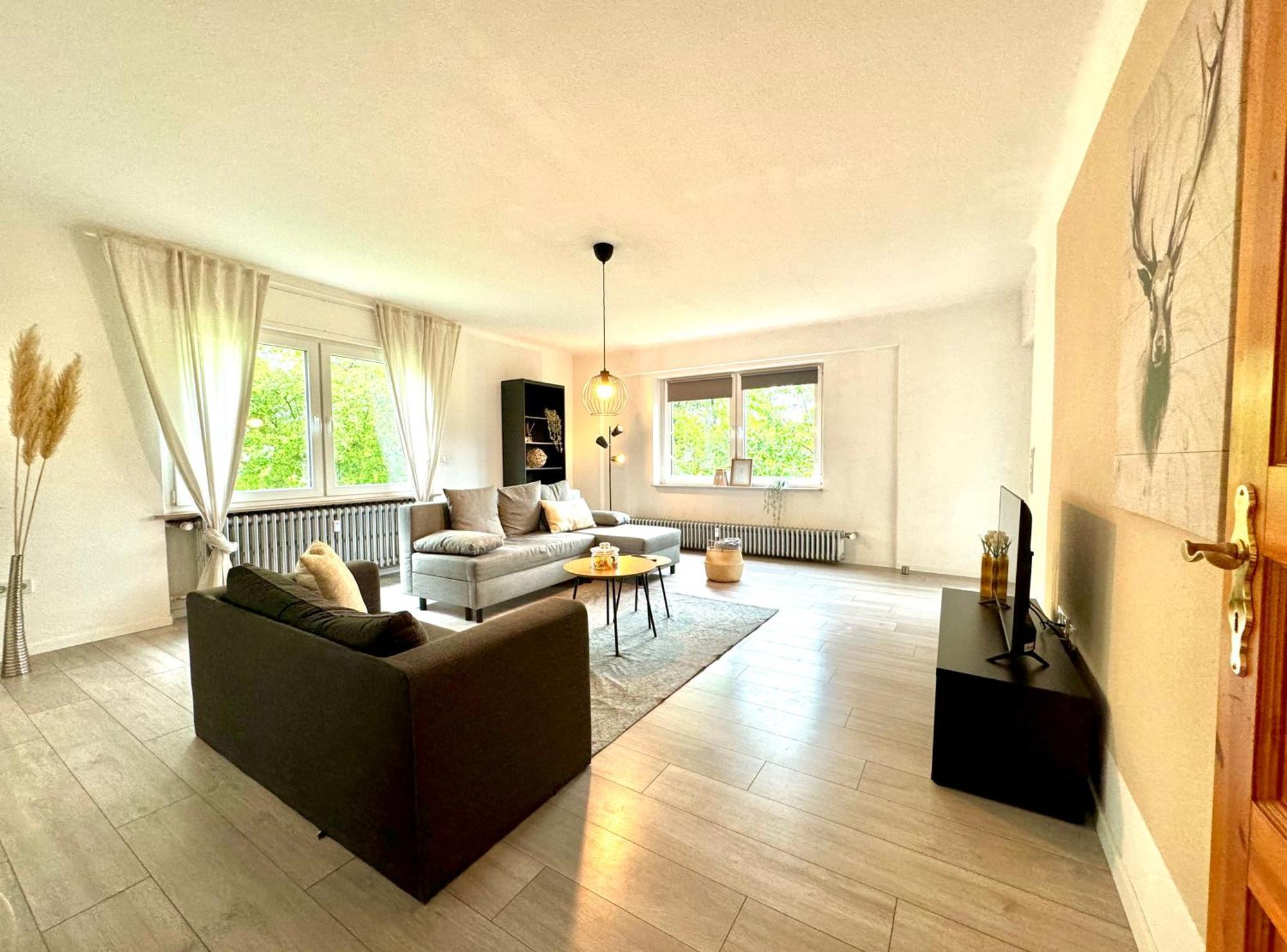 Grosszuegiges Apartment Mit Balkon Fuer Monteure Und Feriengaeste Dillingen an der Saar Buitenkant foto